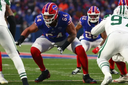 Bills sign Torrence to 4-year extension
